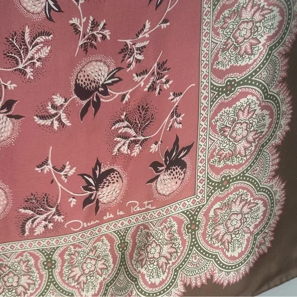 Vintage Oscar de la Renta 100% Silk Scarf - Picture 5 of 6